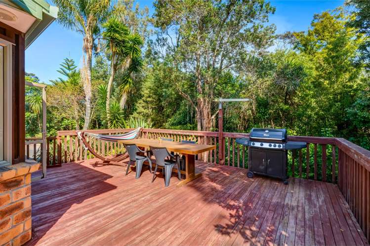 6 Chenery Road Red Beach_10