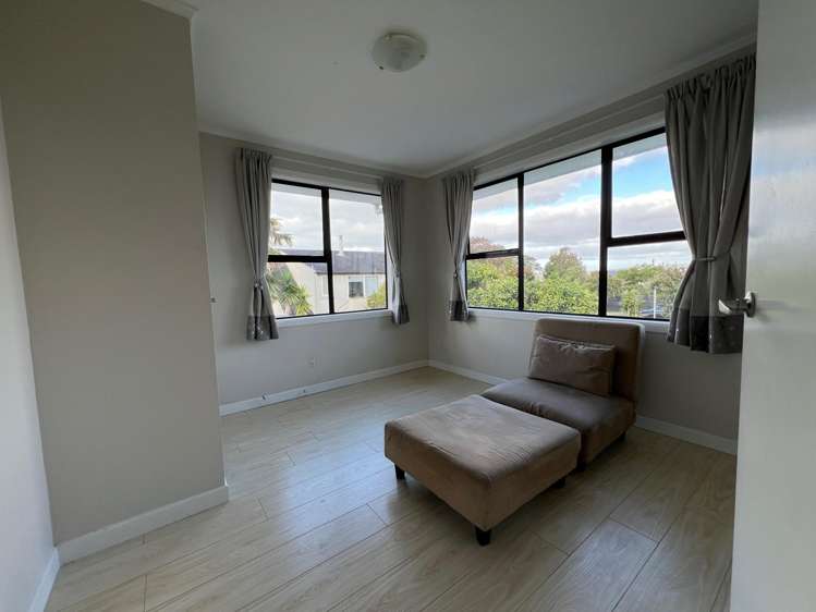 17 Bradbury Road Botany Downs_6