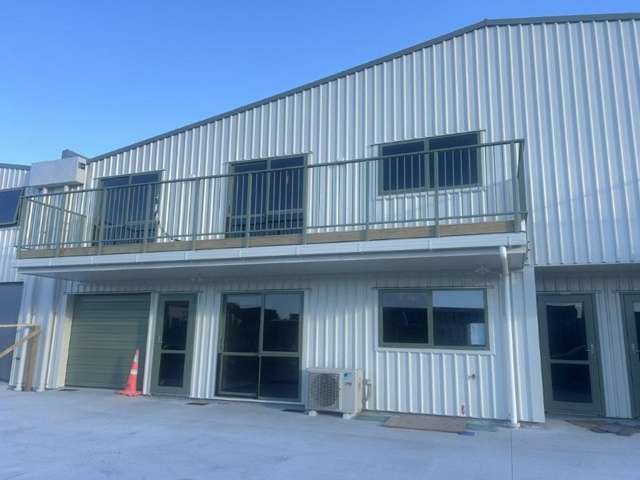 2/15 De Havilland Way 11229_1