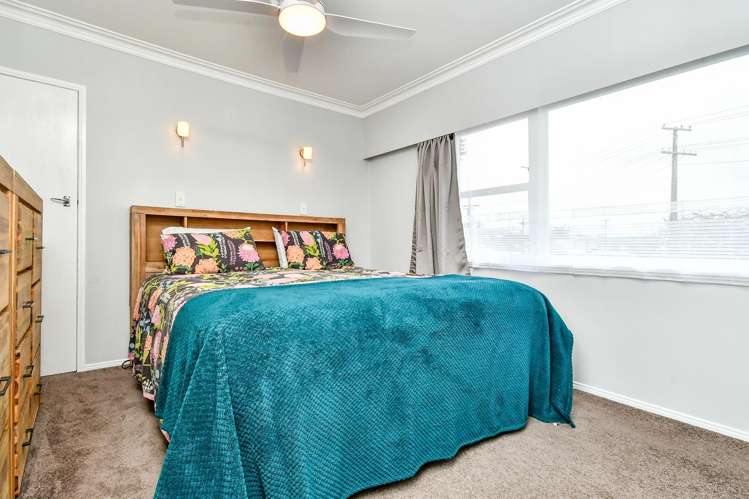 29 Halberg Street Papakura_12