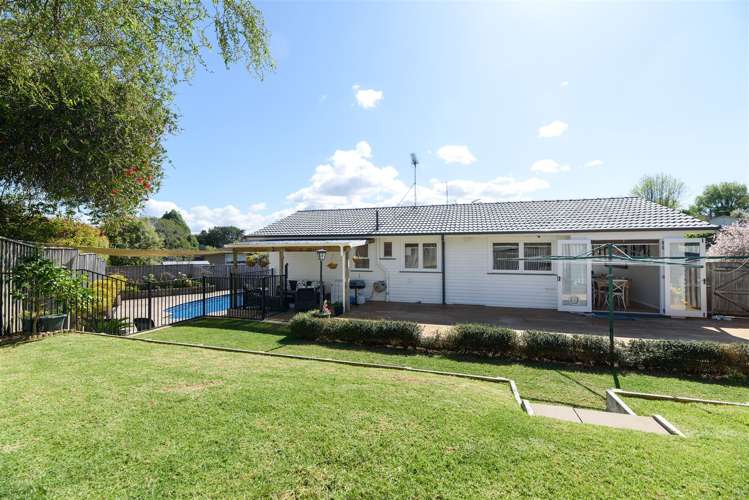 15 Fairdale Place Birkdale_12