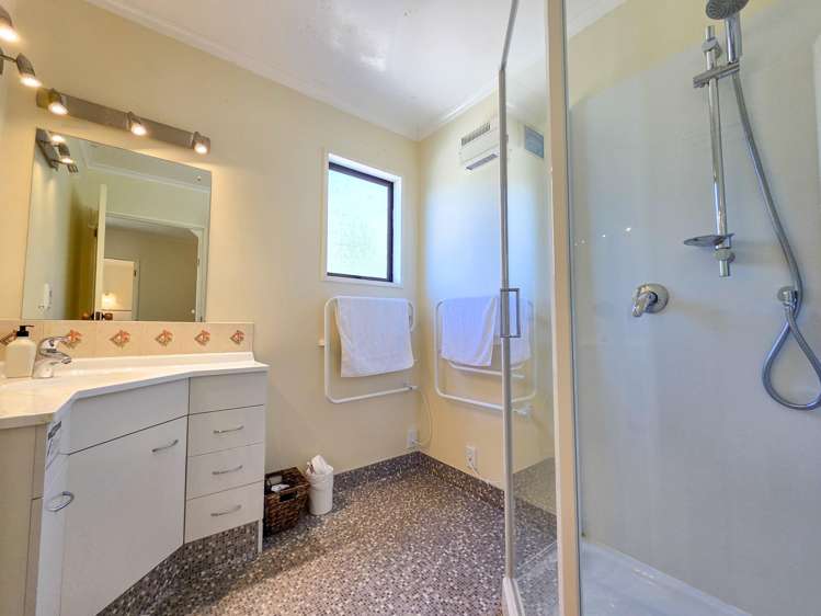 1 Burnett Place Lake Tekapo_23