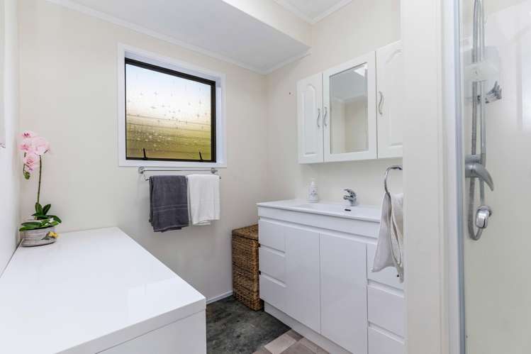 1/2 Orewa Street Torbay_17