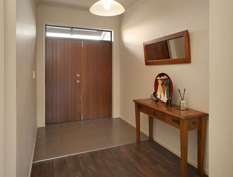 8 Ken Wadsworth Way Stoke_15