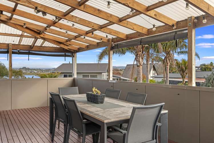 4 Sunny Bay Road Matua_35