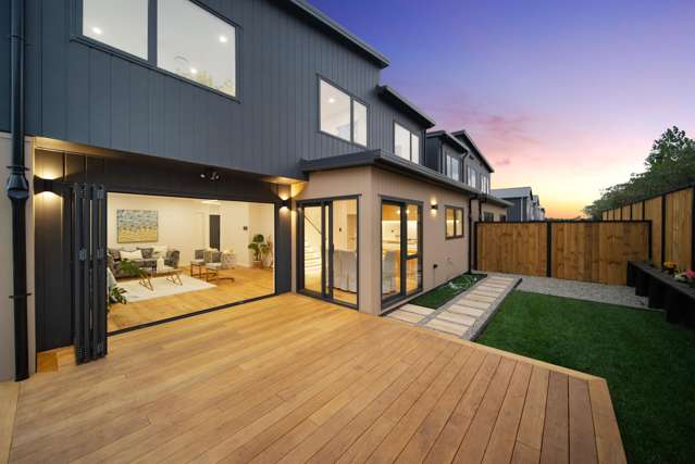 Impeccably Finished- An Entertainer's Dream