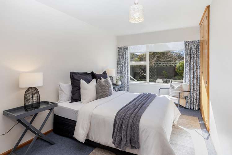 2/4 Lansbury Avenue Strowan_11