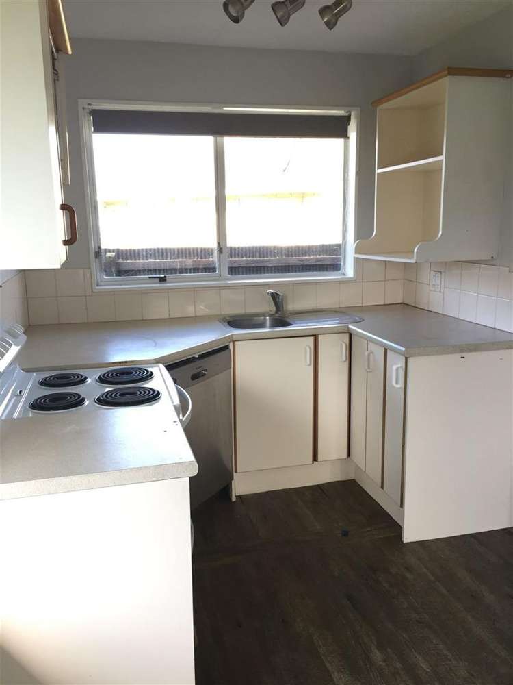 2/6 Pateke Place Bromley_2