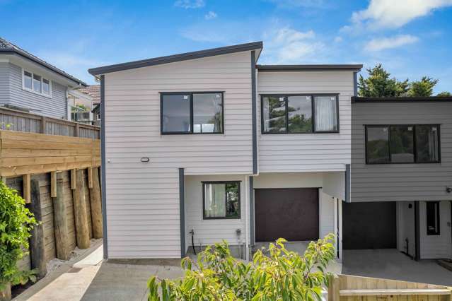 Modern 3BR Townhouse in Mangere Bridge