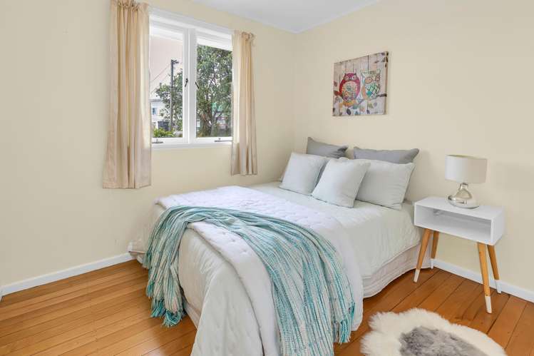 101 Glengarry Road Glen Eden_11