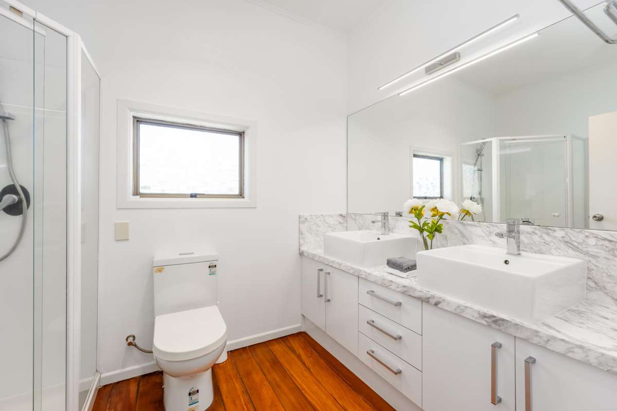 1042 Great North Road_5