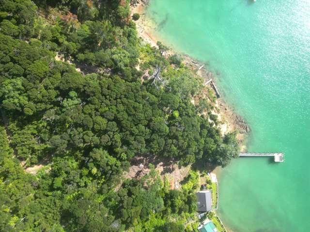 219-222/DP7675 Bon Accord Harbour Kawau Island_3