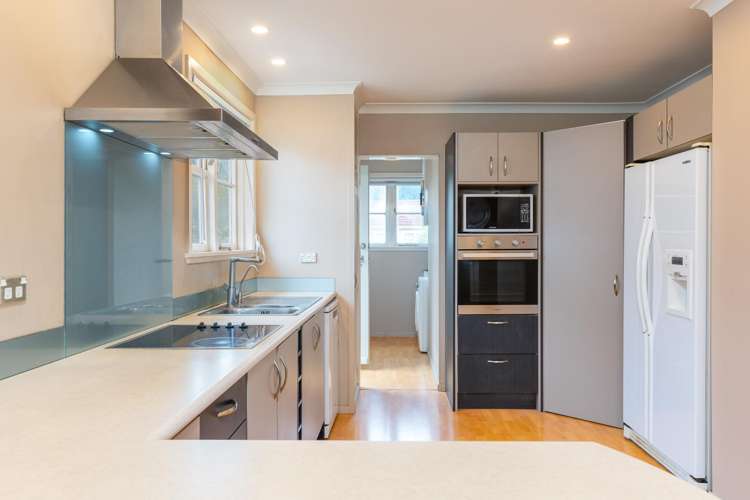 27 Hewer Crescent Naenae_5