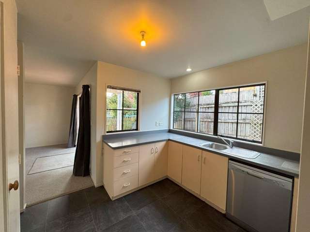 6/8 Bayswater Place 11614_2