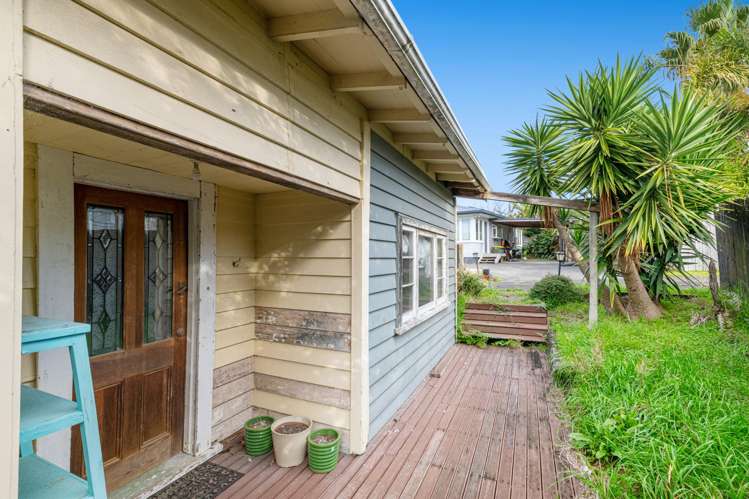 24 Jean Place Stanmore Bay_13