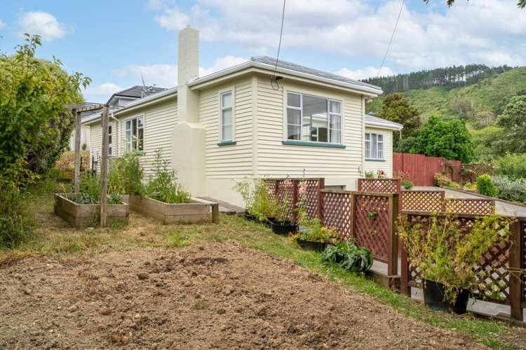 37 Hampton Hill Road Tawa_18