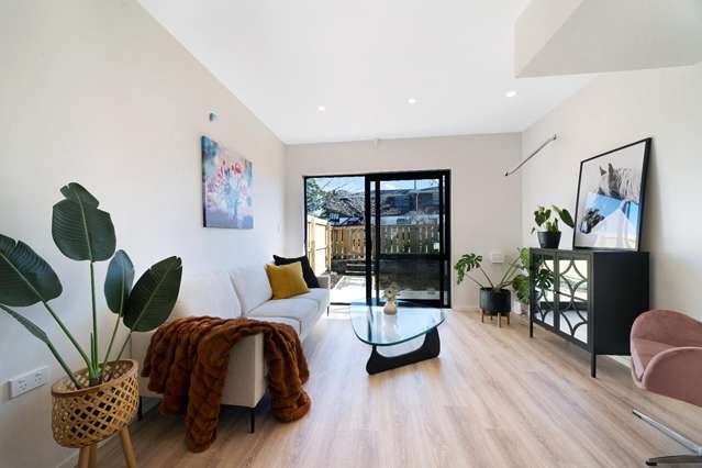 2/2A Mantra Road Massey_2