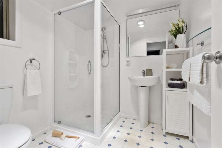 75 Sartors Avenue Browns Bay_12