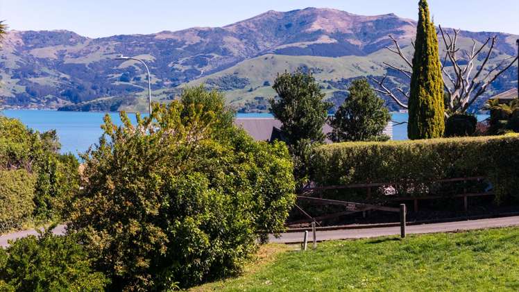 29 Settlers Hill Akaroa_11