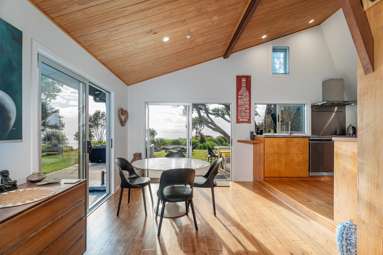 122 Mangakahia Drive_4