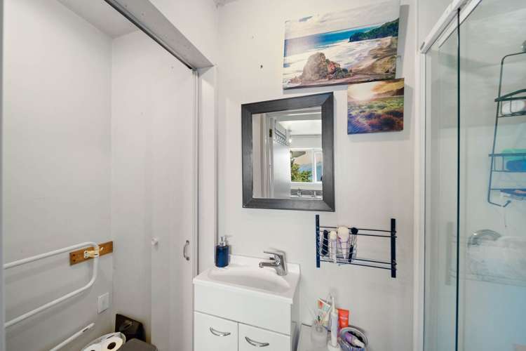 27 Avalon Crescent Fernhill/Sunshine Bay_21