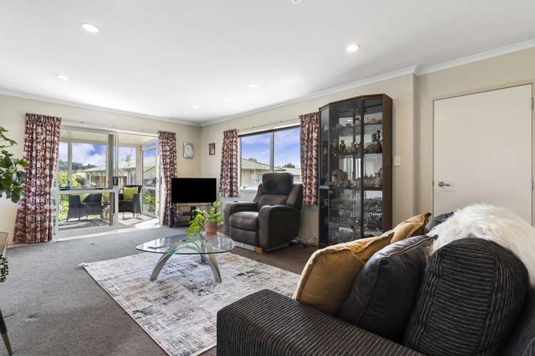 50/8 Village Place Tuakau_3