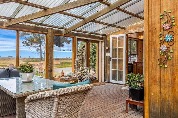 6 Chamberlain Avenue Amberley Beach_16