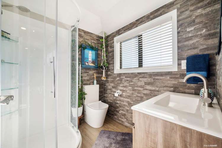 4/36 John Jennings Drive Oteha_13