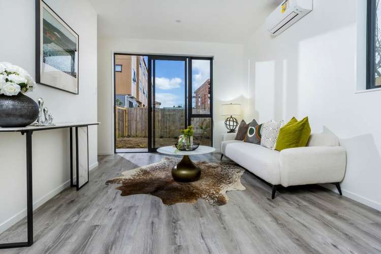 8/10 Arney Road Ranui_6