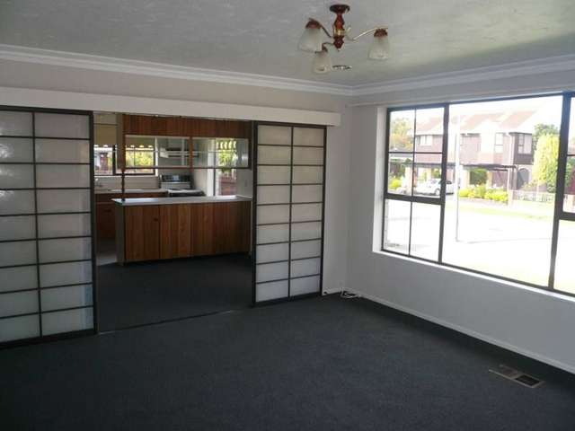 1/10 Montclare Avenue Ilam_3