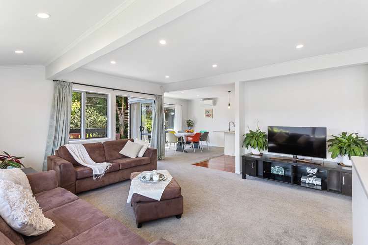 2/91 Deep Creek Road Waiake_15