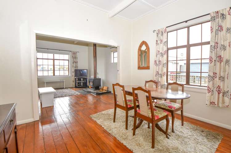 243 High Street North Carterton_5