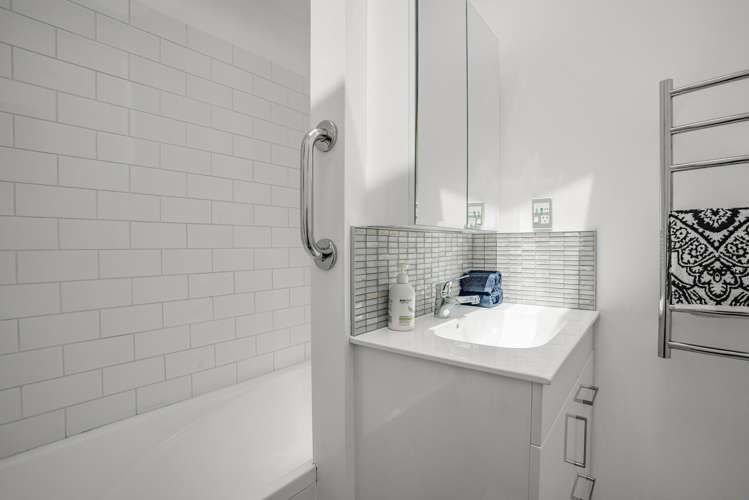 10/24 Hanson Street Mount Cook_20