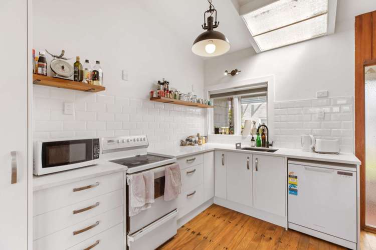 2/199 Titirangi Road Titirangi_3