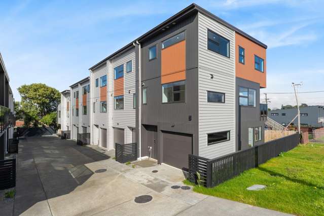 Modern & Spacious Three-Level Townhouse