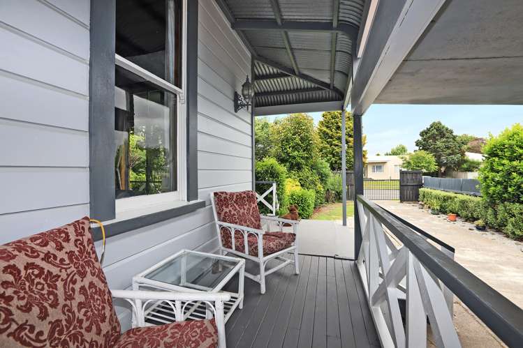 408 Park Road South Akina_17