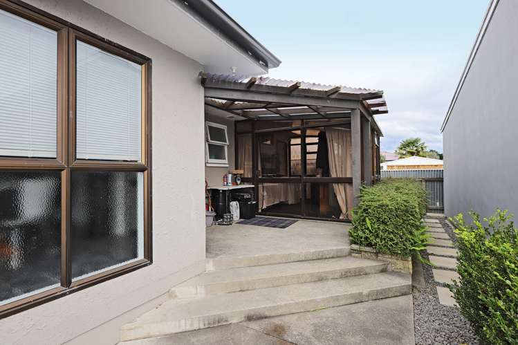 53 Flanders Avenue Onekawa_10