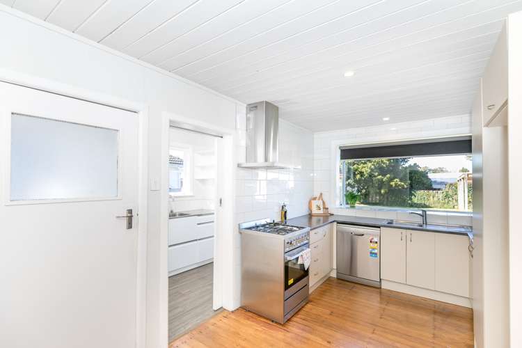 24 Minifie Avenue Melville_13