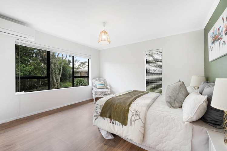 1 Lexington Drive Botany Downs_11
