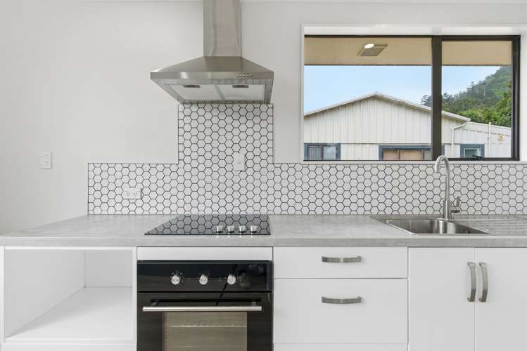 10 Whitaker Street_3