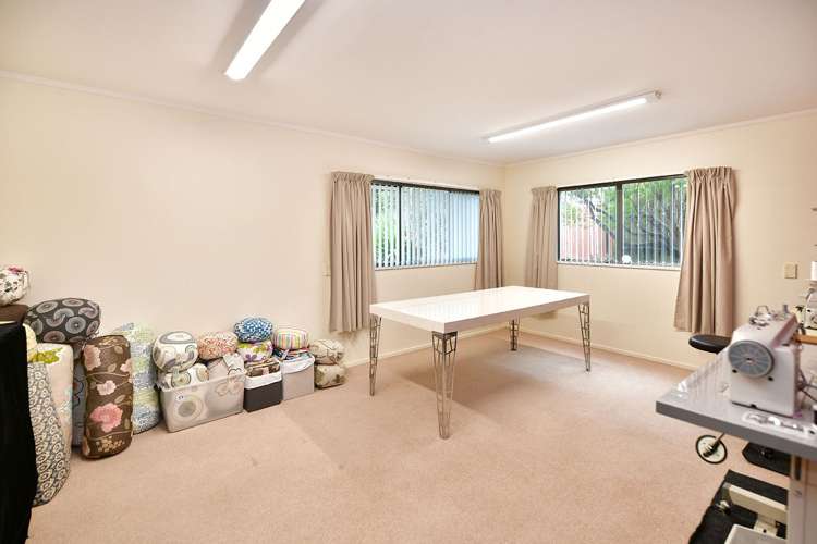 3 Higham Ferrers Place Red Beach_20