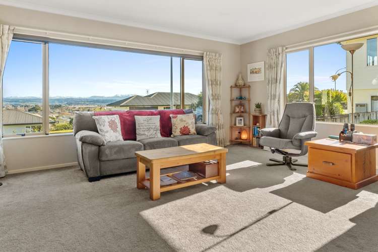 31 Olympus Way Richmond_5