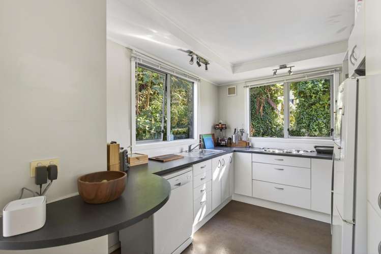 8B Waterloo Place Westown_1