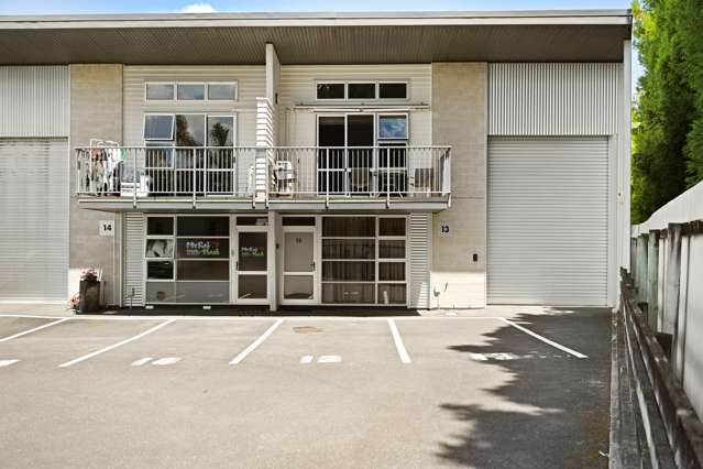 Hands-Off Investment with Global Covenant