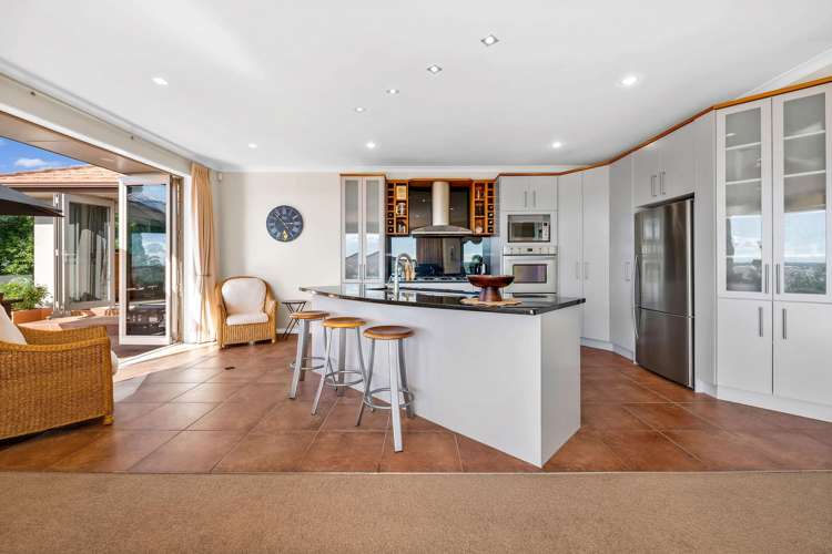 10 Mangerton Lane East Tamaki Heights_12