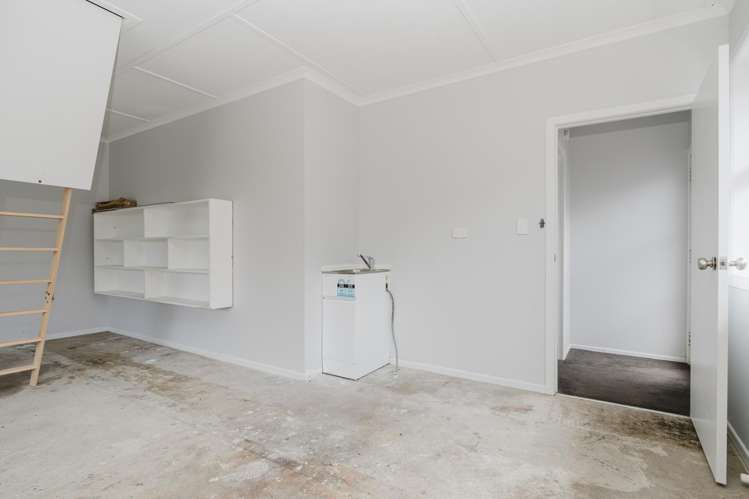 69 Tramway Road Enderley_13