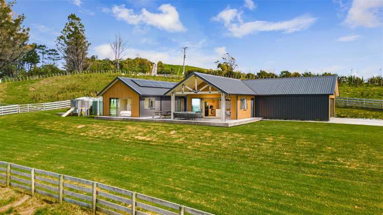 1250 Kaipara Hills Road_0