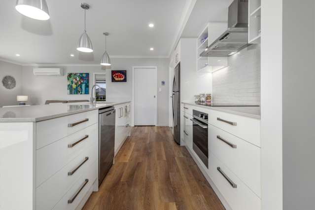 27 Waipunahau Road Waikanae_2