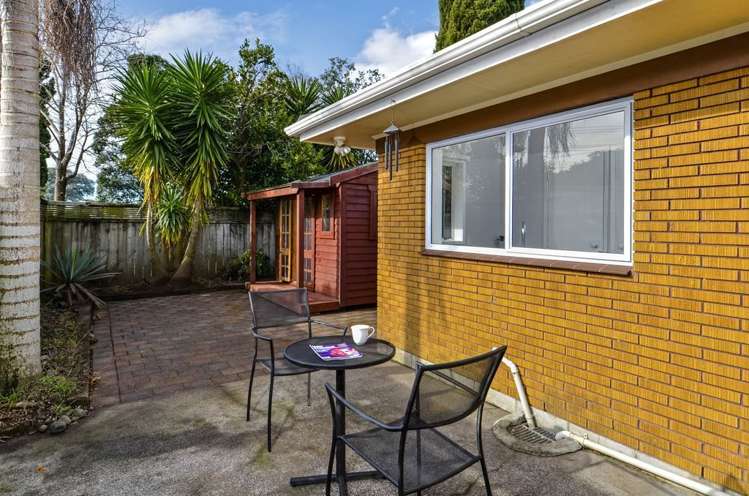 2/2 Wallace Road Ranui_8