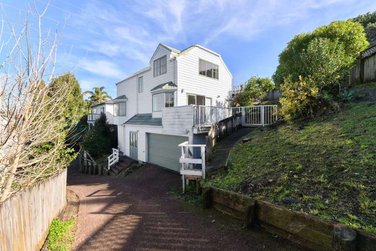 1 Highgrove Lane Totara Vale_16